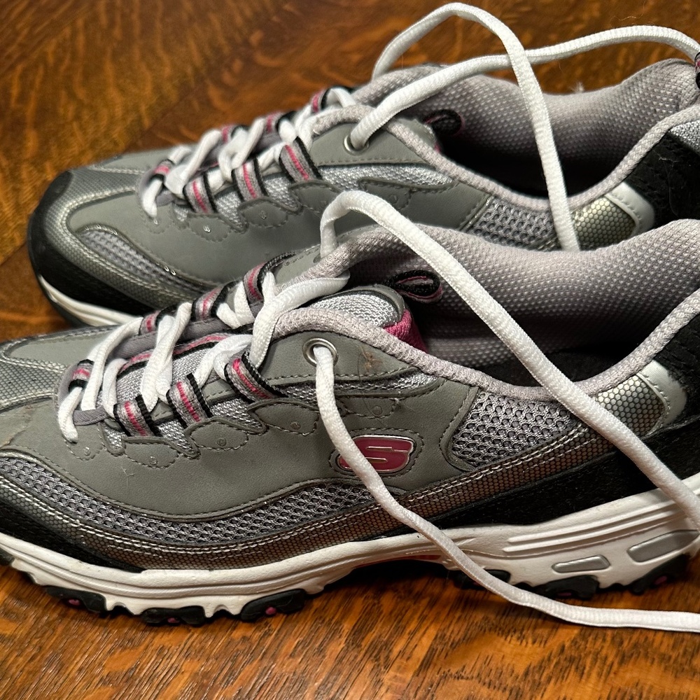 Skecher's Sneakers Women's Size 8